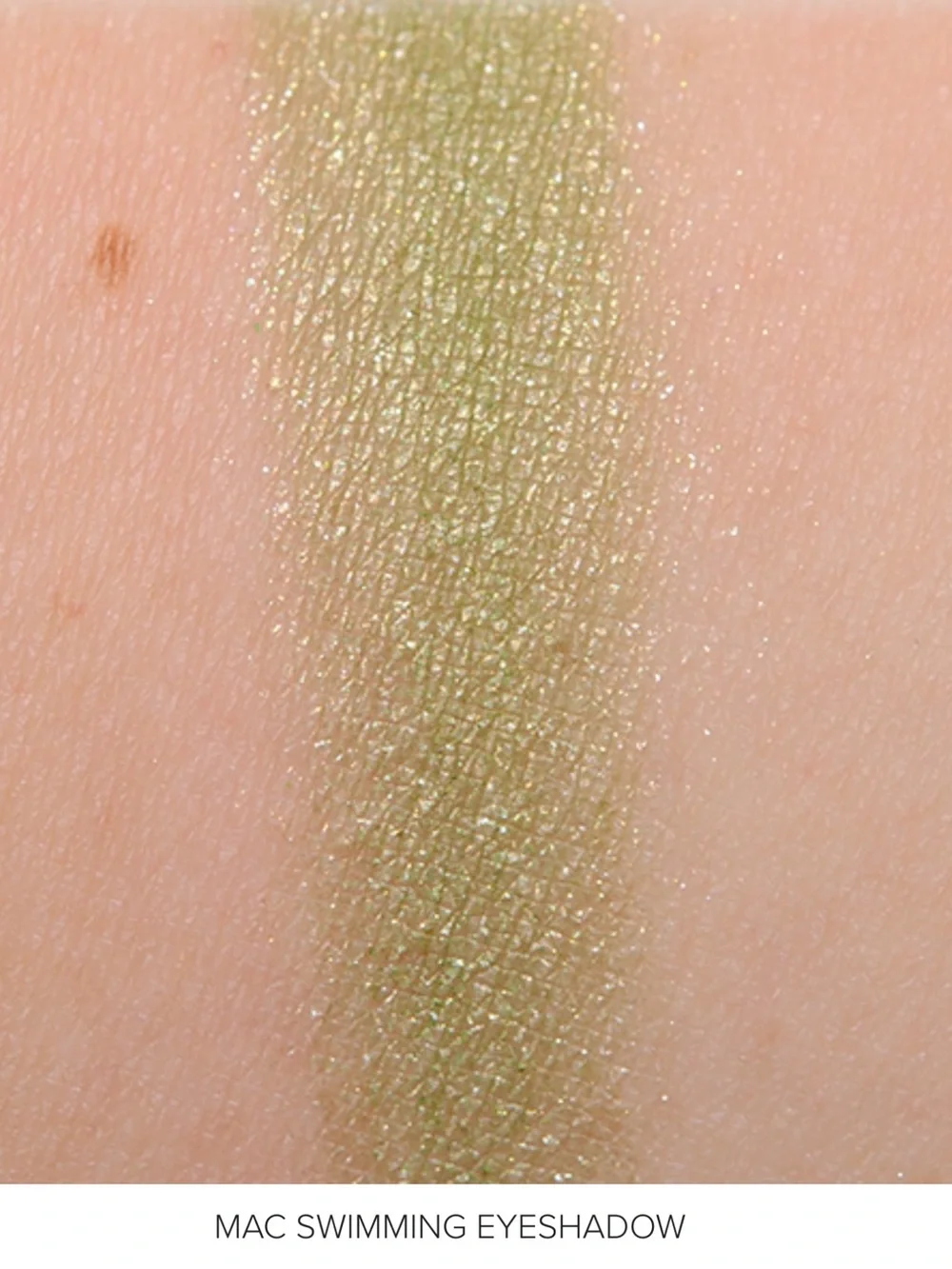 MAC Cosmetics Lustre Eyeshadow in Swimming